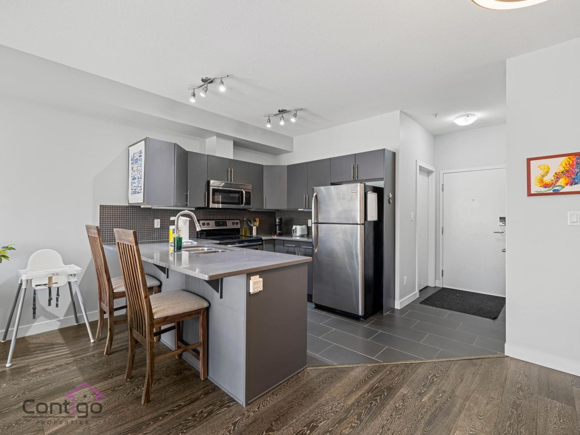 Studio Loft, 2 Bd, Ug Parking, 5 Min To Rogers! Edmonton Exterior photo