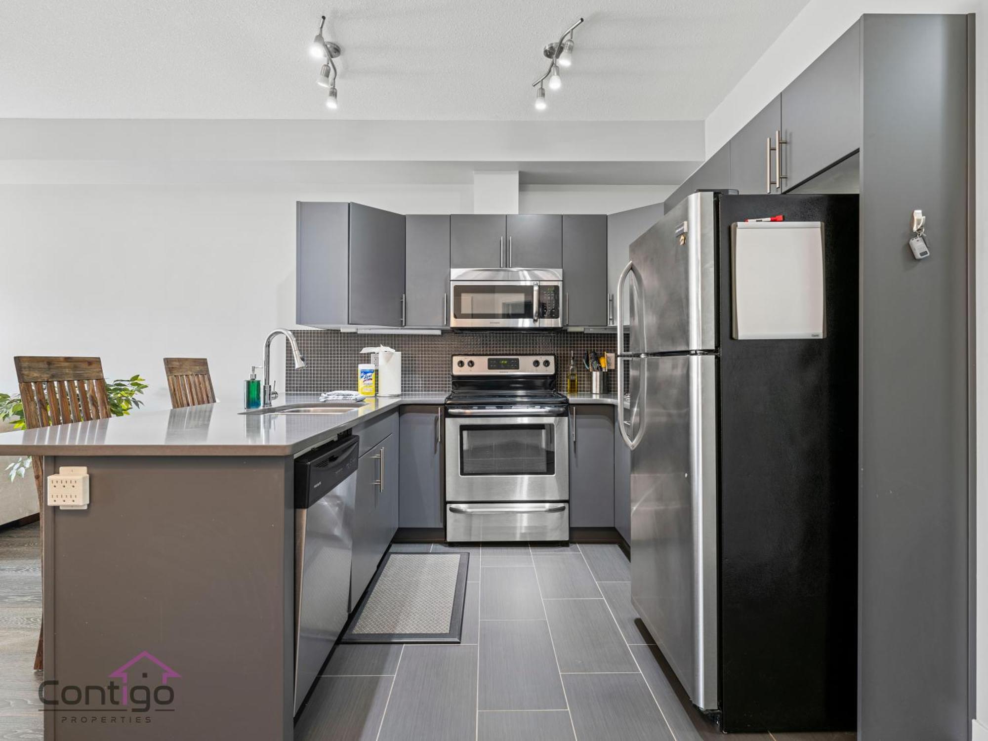 Studio Loft, 2 Bd, Ug Parking, 5 Min To Rogers! Edmonton Exterior photo