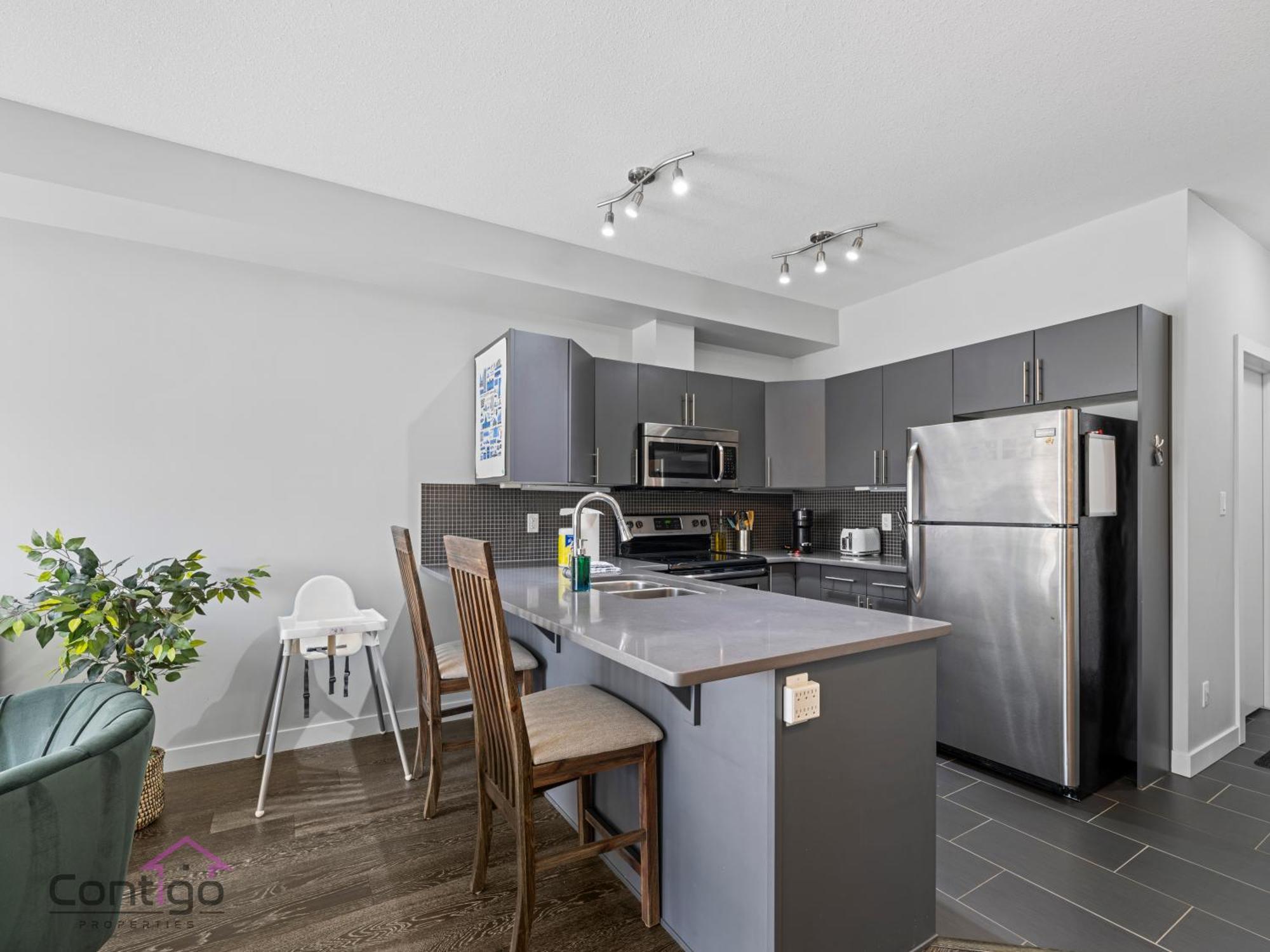 Studio Loft, 2 Bd, Ug Parking, 5 Min To Rogers! Edmonton Exterior photo