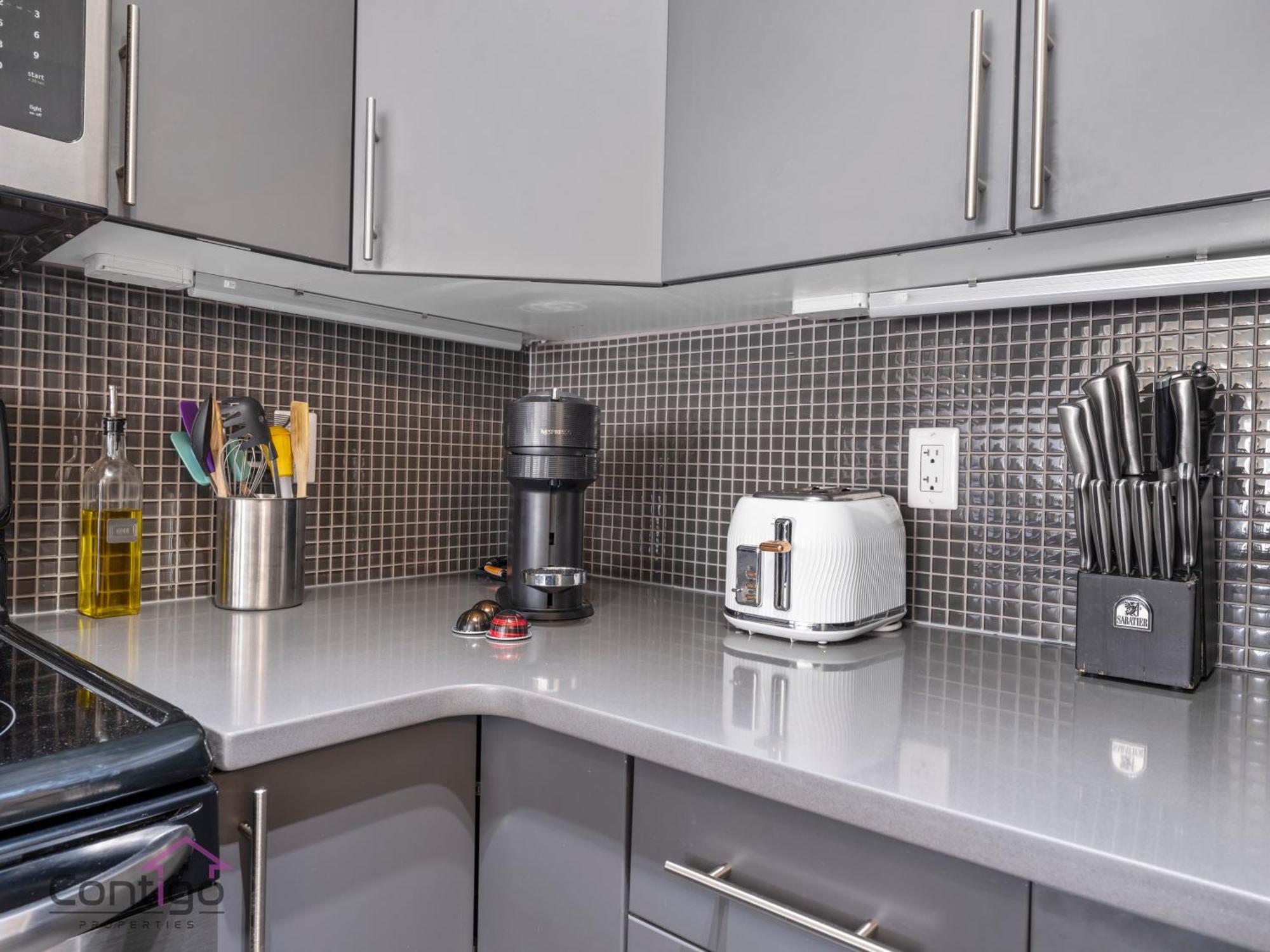 Studio Loft, 2 Bd, Ug Parking, 5 Min To Rogers! Edmonton Exterior photo
